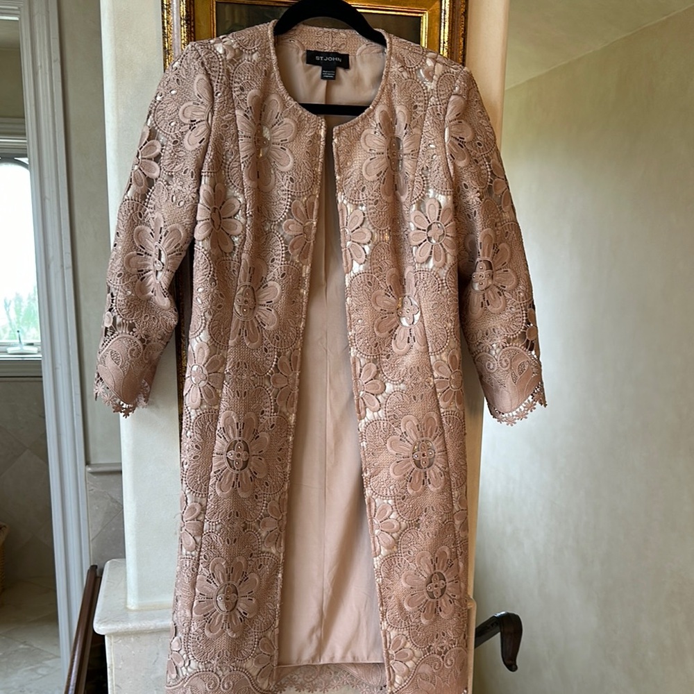 St. John Cream Cape with Intricate Lace Design